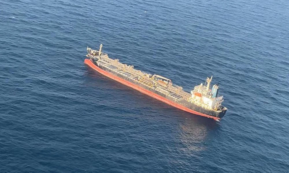 "Στο κόκκινο" η ένταση στην Ερυθρά Θάλασσα - Το Ιράν προειδοποιεί ότι θα στοχεύσει περισσότερα εμπορικά πλοία σε διεθνή ύδατα